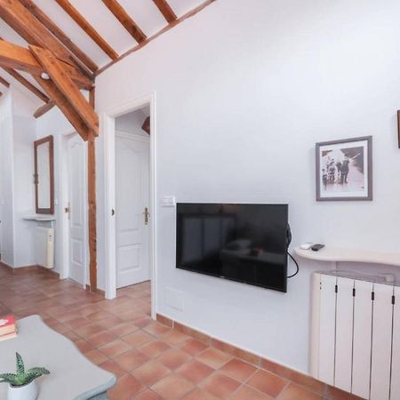 Cozy One-Bedroom Penthhouse La Latina มาดริด ภายนอก รูปภาพ